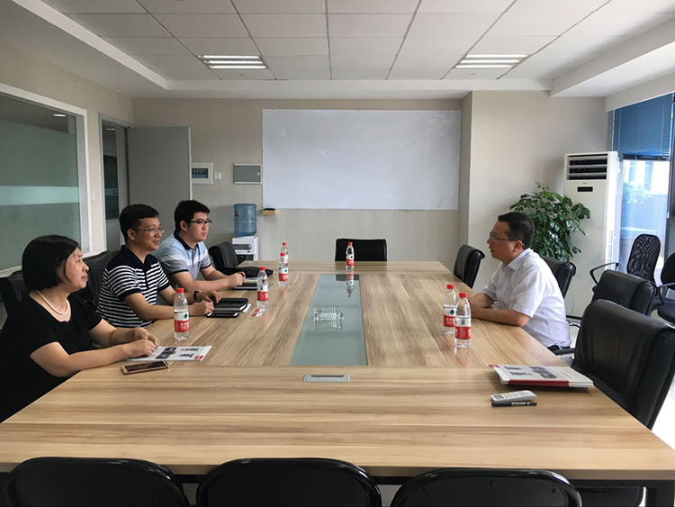 省計(jì)量院一行與我司董事長洽談
