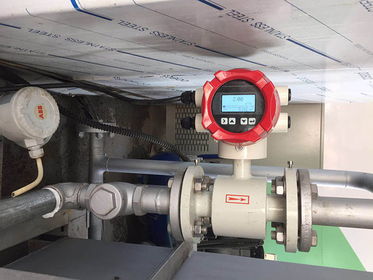 電磁流量計現(xiàn)場應(yīng)用圖片.jpg 電磁流量計現(xiàn)場應(yīng)用圖片.jpg