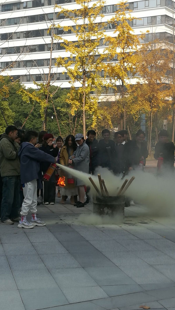 消防現(xiàn)場(chǎng) 消防現(xiàn)場(chǎng)