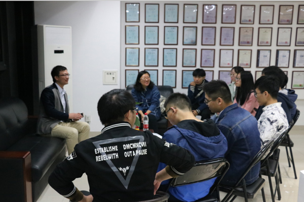 浙江理工大學師生到美控參觀學習